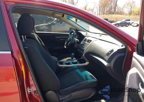 2015 Nissan Altima 2.5 S z USA, uszkodzony, nr VIN 1N4AL3AP1FN327162